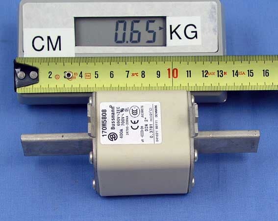 ヘッドライトスイッチトリムカバー 為にフェラーリ 458 2011-2016用 トリムインテリア フェラーリ 812 半導体ヒューズ 170M4065 690V 550A 80mm 固定式 T型インジケータ付き